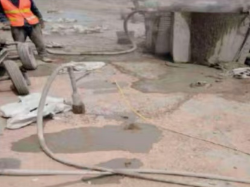 东洲水泥混凝土路面板底注浆技术 路面脱空注浆整治方案